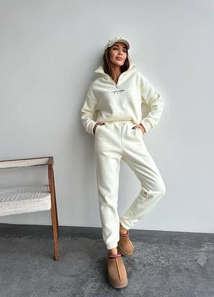 Костюм женский