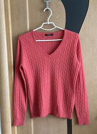 Стильний жіночий джемпер із ніжного кашеміру від бренду globus.