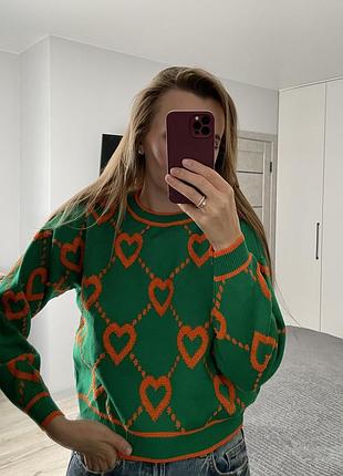 Светр жіночий з сердечками