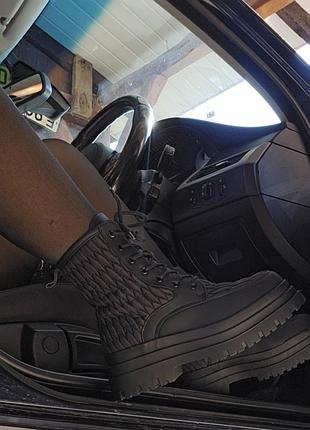 Женские ботинки челси с вставками плащевки