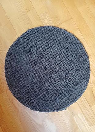 Темно-серый коврик для ванной комнаты jysk мягкий круглый коврик травка