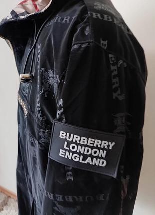 Куртка бренду англійська