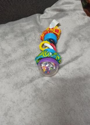 Погремушка-прорезыватель playgro шейкер.