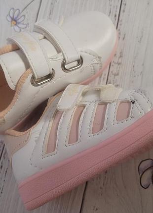 Новые кроссовки 24 размера