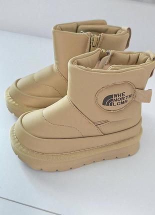 Зимові черевики для дівчинки