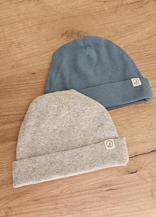 Демисезонные шапочки от carters для мальчика