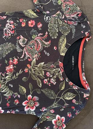 Трикотаж футболка в квітковий принт марк кейн