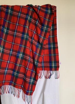Широкий теплый красный шарф в клетку
