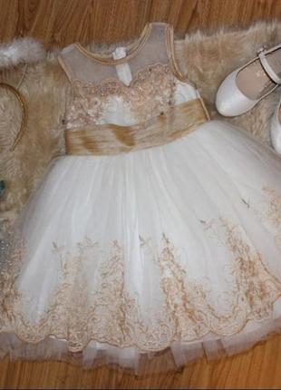 Святкове плаття нарядне, новорічну сукню та туфлі