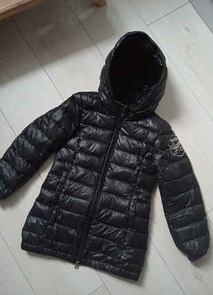 Пуховая куртка пальто от бренда guess