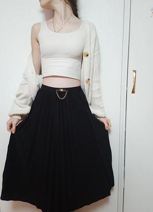 Довга спідниця плісе чорного кольору