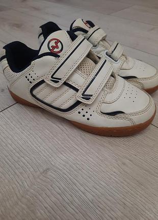 Дитячі кросівки бля залу victory футзальні кросівки дитячі  31 розмір