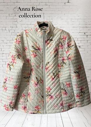 Стьобана куртка у квітковий принт