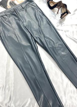 Штани зі штучної шкіри