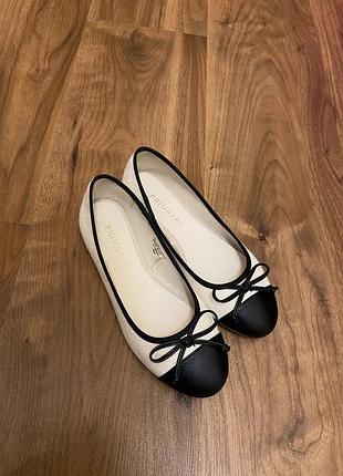 Женские черно-белые балетки 37 размер