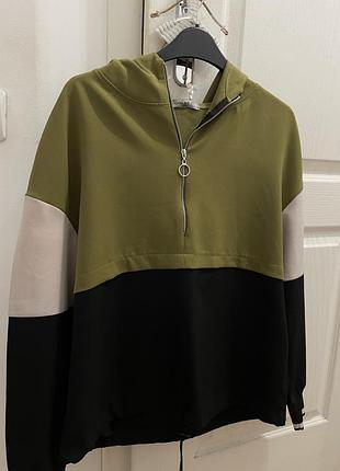 Вітровка три кольори - оливка білий чорний