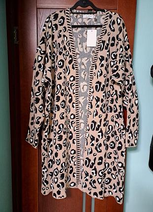 Теплый акриловый кардиган в леопардовый принт большого 24 размера