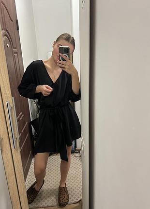 Чорне плаття cher 17 / плаття з шортами / атласна сукня cher 17