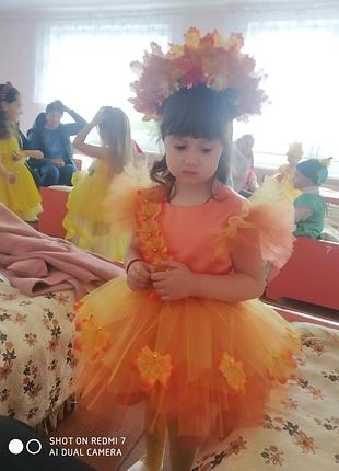 Платье листик и украшение на голову