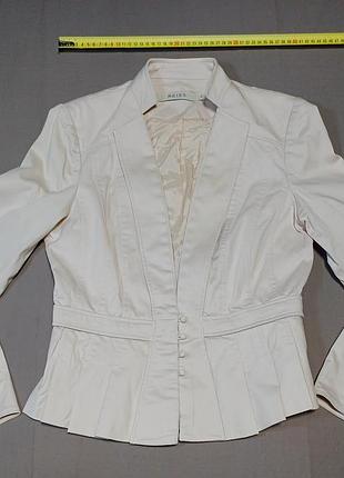 Плечи 40 см reiss бежевый женский пиджак size m 
97% cotton 3% elastane
