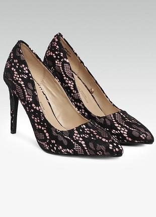 Туфлі лодочки човники з мереживом мереживні шпилька каблук класичні святкові нові