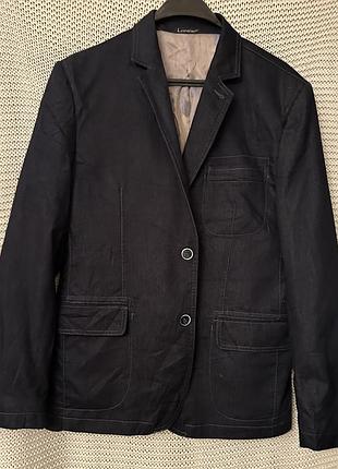 Темно-синій блейзер