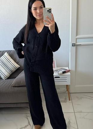 Стильный женский костюм