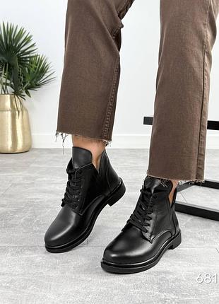 Ботинки story цвет: черный материал: натуральная кожа сезон: деми (внутри флис )