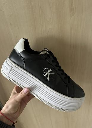 Кеди / кросівки calvin klein чорні на масивній підошві