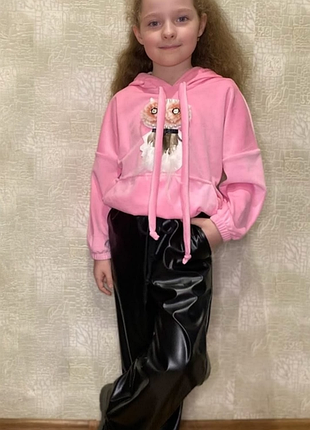 Крутой костюм для девочки, велюровое худи, и кожаные брюки палаццо