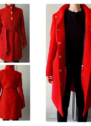 Женское красное пальто 50размера