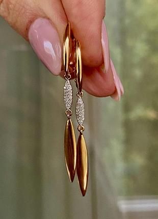 Сережки довгi з дiамантами золотi 585 проба