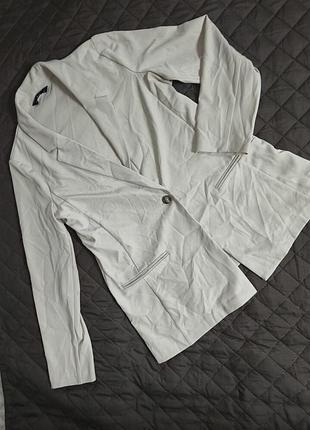 F&amp;f 198816 беж пиджак