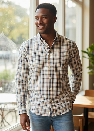 Практичная универсальная рубашка в клетку известного шведского бренда park lane