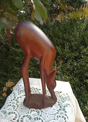 Статуэтка винтажная антилопа из натурального дерева в отличном состоянии