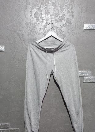 Жіночі спортивні штани із манжетами