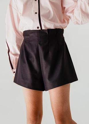 Шорты сливового цвета с высокой талией