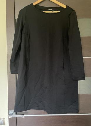 Чорна  тепла сукня