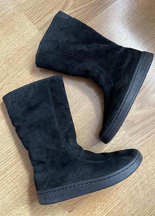 Чоботи adidas із натуральної замші 40 розмір