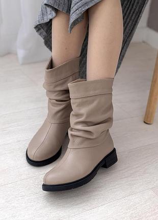 Зимние кожаные женские сапоги
