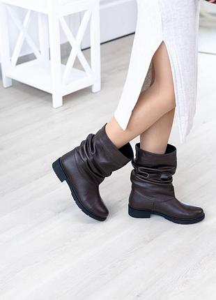 Зимние кожаные женские сапоги