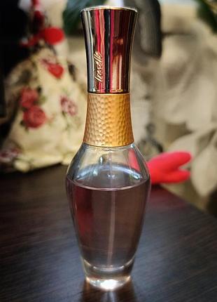 Парфумована вода treselle. avon