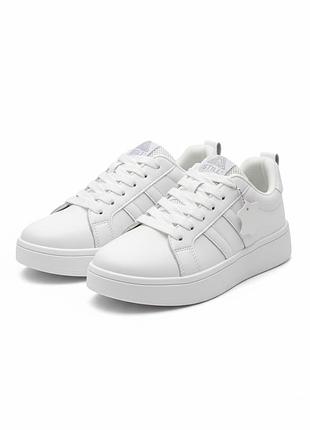 Кроссовки белые