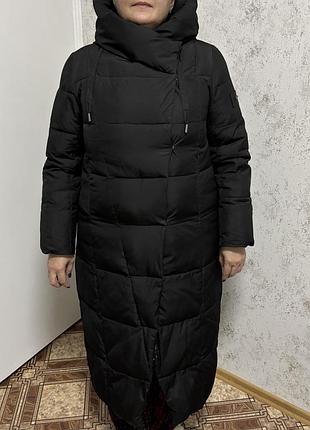 Жіночий зимовий пуховик