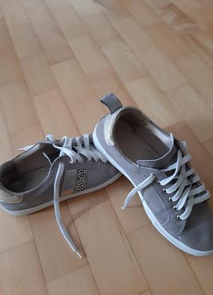 Кроссовки, кеды женские