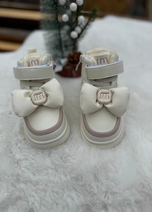 Стильні теплі черевики на дівчинку 2