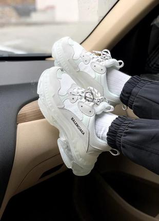 Шикарные кроссовки balenciaga triple s clear sole в белом цвете6 фото