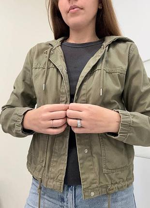 Стильная куртка h&amp;m цвета хаки (xs-s)