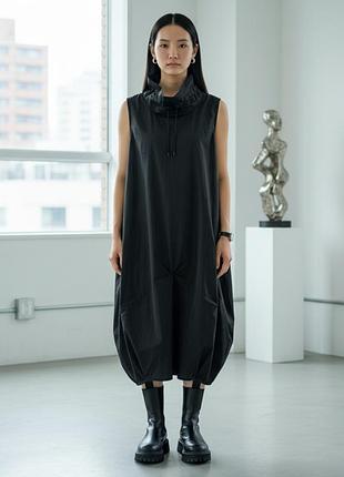 Стильное платье с защипами плащевка