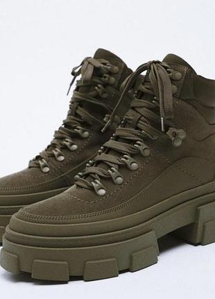Zara в наявності жіночі ботінки ботильйони черевики масивні оливкові хакі розмір 36 демисезон / зима на шнурівці на тракторній підошві тренінгові